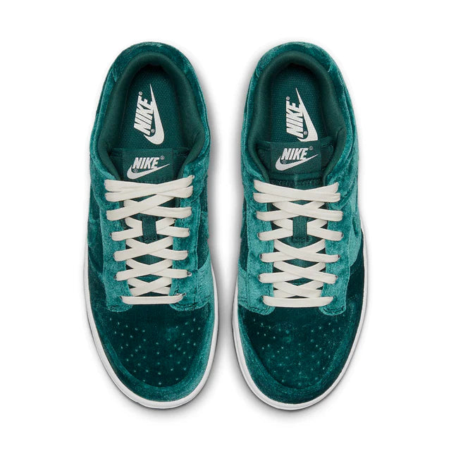 Nike Dunk Low 'Green Velvet'