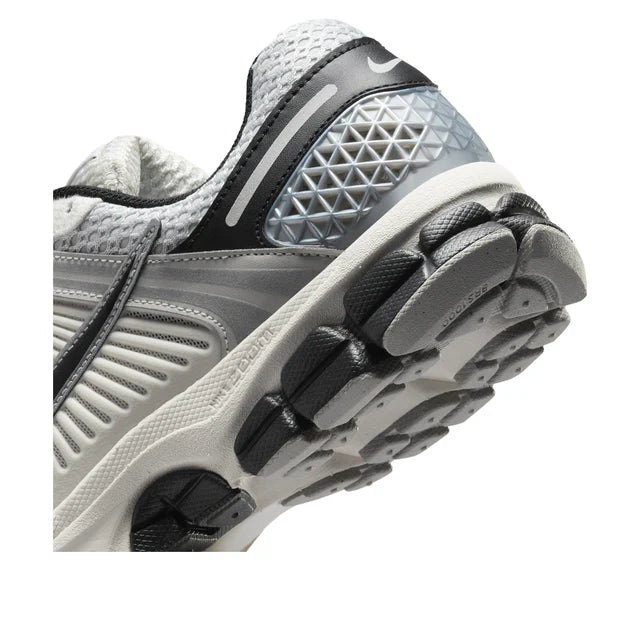 Nike Air Zoom Vomero 5 'Photon Dust Black'