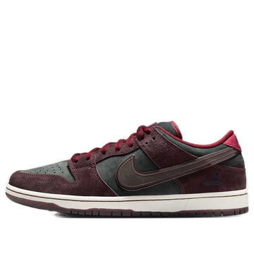 Nike x Riot Skateshop SB Dunk Low 'Mahogany Dark Beetroot